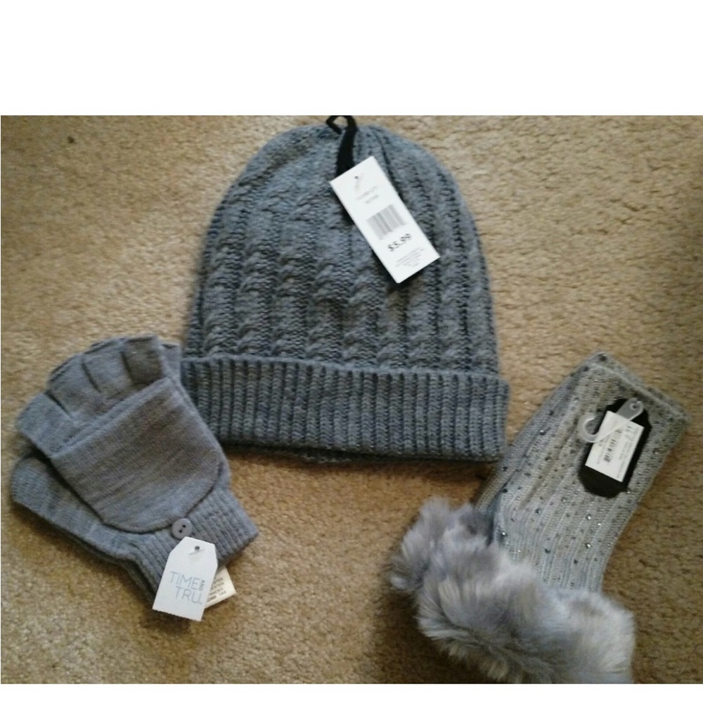 Gray Knit Hat, Gloves, and Scarf Set